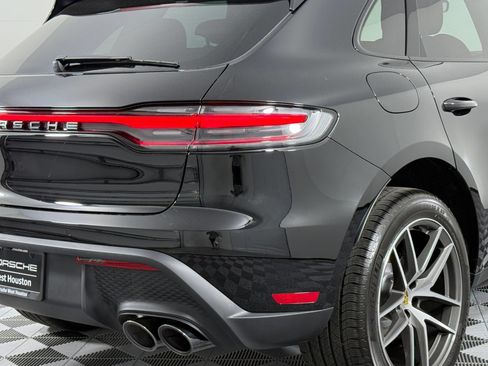 Certified 2026 Porsche Macan AWD/4WD image 26