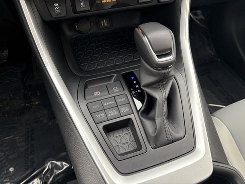 Certified 2025 Toyota RAV4 XLE Premium image 26