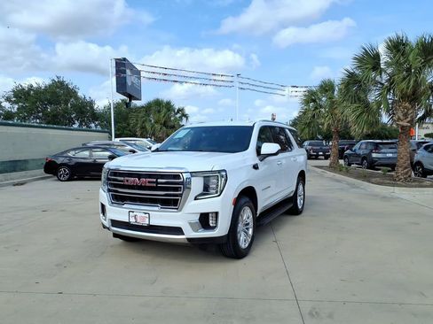 Used 2024 GMC Yukon SLT RWD image 1