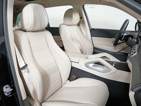 Certified 2026 Mercedes-Benz GLS 450 4MATIC image 16