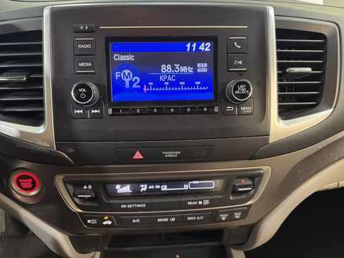 Used 2020 Honda Pilot LX image 17