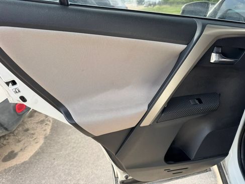 Used 2015 Toyota RAV4 XLE FWD image 17