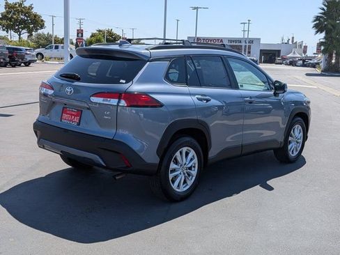 Used 2022 Toyota Corolla Cross LE AWD/4WD image 8