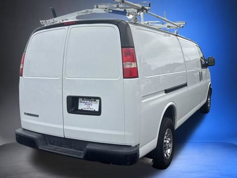 Used 2018 Chevrolet Express 3500 Extended w/ Driver Convenience Package RWD image 5