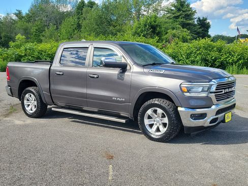 Used 2019 RAM 1500 Laramie AWD/4WD image 3