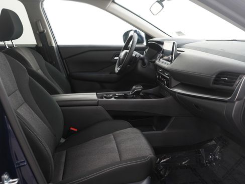 Used 2025 Nissan Rogue SV AWD/4WD image 13