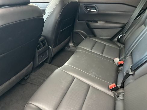Used 2023 Nissan Rogue SV w/ SV Premium B Package FWD image 11
