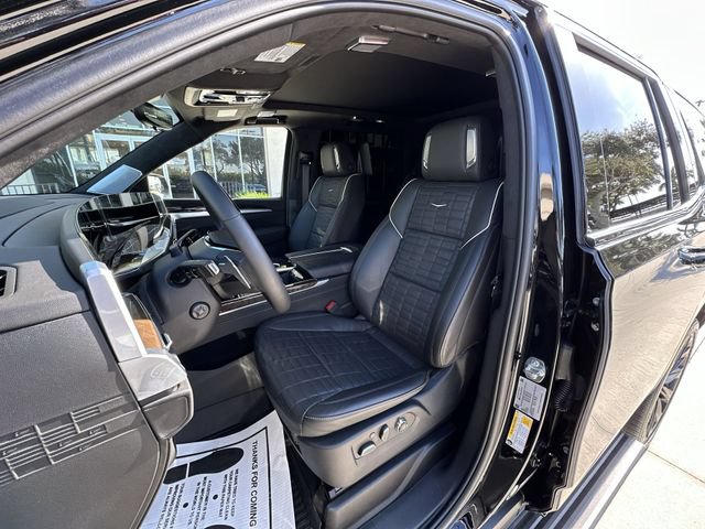 Certified 2026 Cadillac Escalade Platinum Sport w/ LPO, ONYX Package AWD/4WD image 19