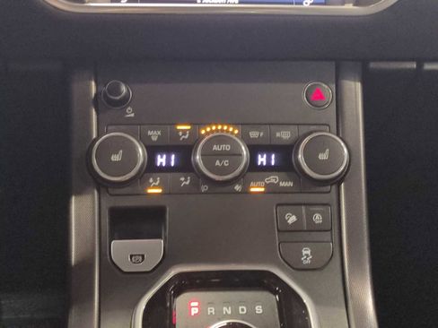 Used 2019 Land Rover Range Rover Evoque SE image 27