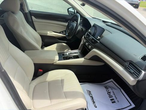 Used 2021 Honda Accord Touring image 17