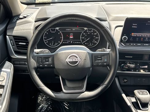 Used 2025 Nissan Rogue SV FWD image 24