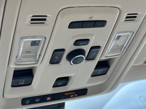 Used 2021 GMC Yukon Denali w/ Denali Premium Package image 24