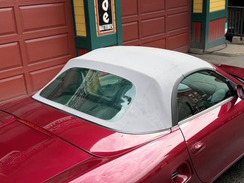 Used 1998 Porsche Boxster RWD image 8