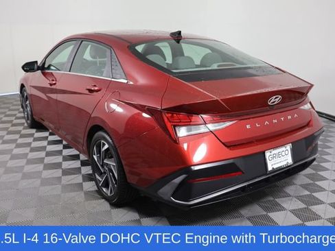 Used 2025 Hyundai Elantra SEL FWD image 6