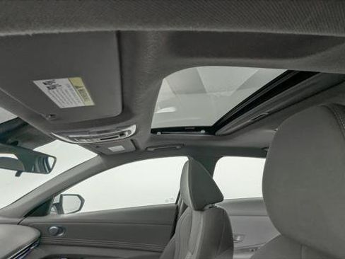Used 2024 Hyundai Elantra SEL w/ Convenience Package FWD image 14