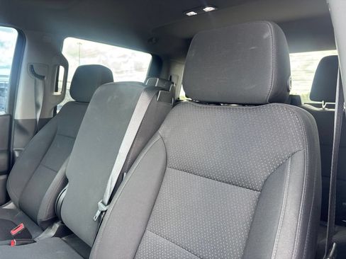 Used 2020 Chevrolet Silverado 1500 Custom w/ Custom Value Package RWD image 4