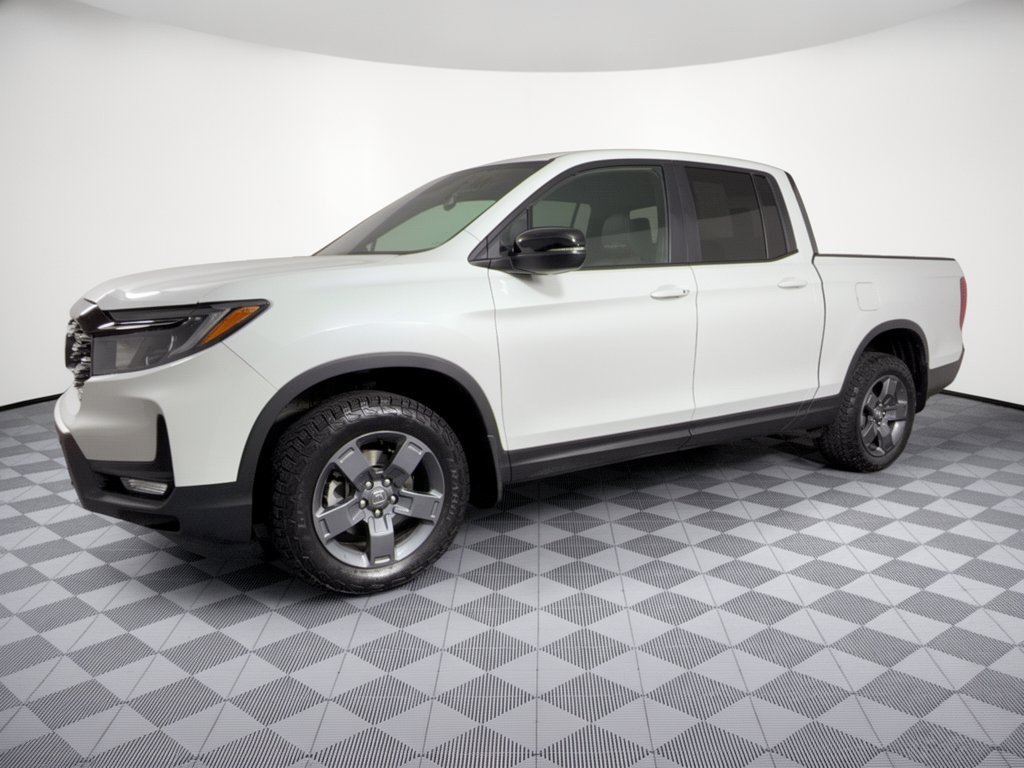Used 2024 Honda Ridgeline TrailSport image 2