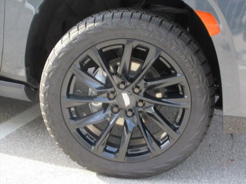 Used 2021 Cadillac Escalade Sport Platinum w/ LPO, ONYX Package image 7