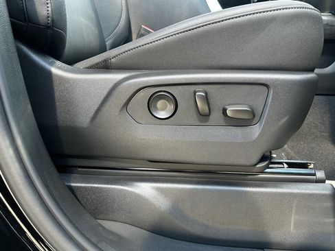 New 2026 Chevrolet Silverado 1500 LTZ w/ LTZ Premium Package image 18