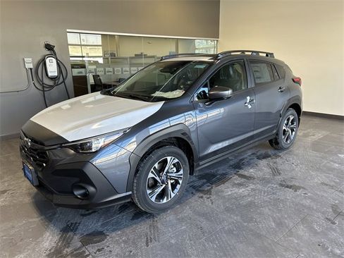Used 2025 Subaru Crosstrek 2.0i Premium image 3