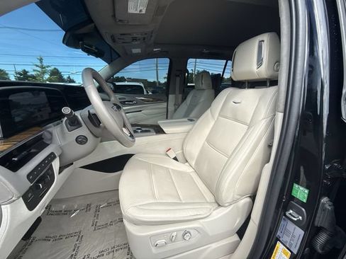 Used 2023 Cadillac Escalade Sport Platinum w/ LPO, ONYX Package AWD/4WD image 11