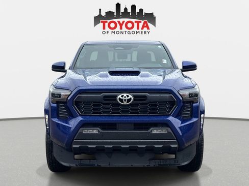Used 2024 Toyota Tacoma TRD Sport w/ TRD Sport Upgrade Package image 8