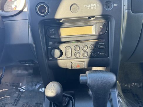 Used 2002 Nissan Frontier XE image 17