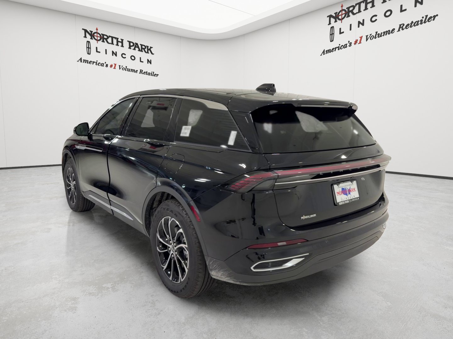 New 2026 Lincoln Nautilus Premier AWD/4WD image 3