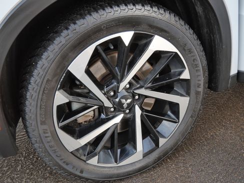 Used 2022 Mitsubishi Outlander SE image 15