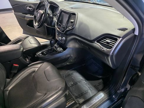 Used 2020 Jeep Cherokee Limited AWD/4WD image 18
