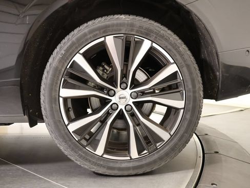 Used 2023 Volvo XC60 B5 Plus w/ Protection Package Premier AWD/4WD image 10