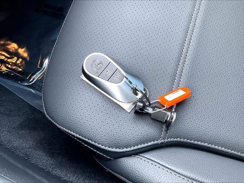 Used 2025 Mercedes-Benz C 300 4MATIC Sedan image 14