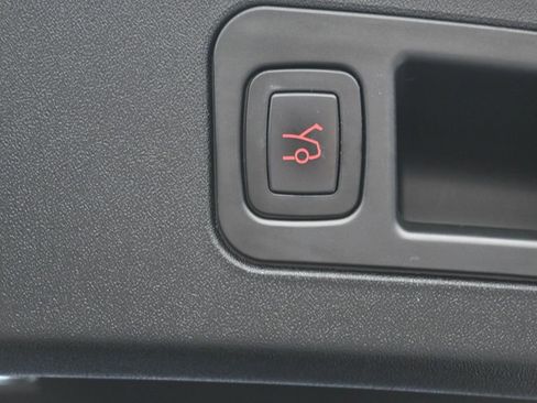 Used 2013 Tesla Model S Performance image 29