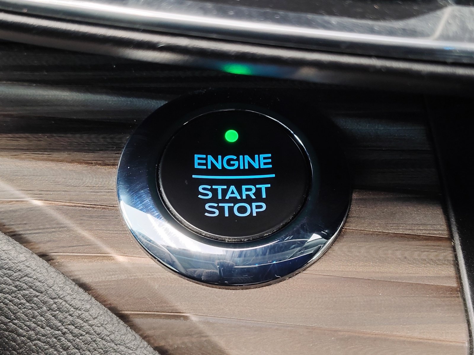 Used 2020 Ford Explorer Limited RWD image 36