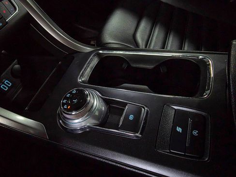 Used 2020 Ford Fusion SEL image 26