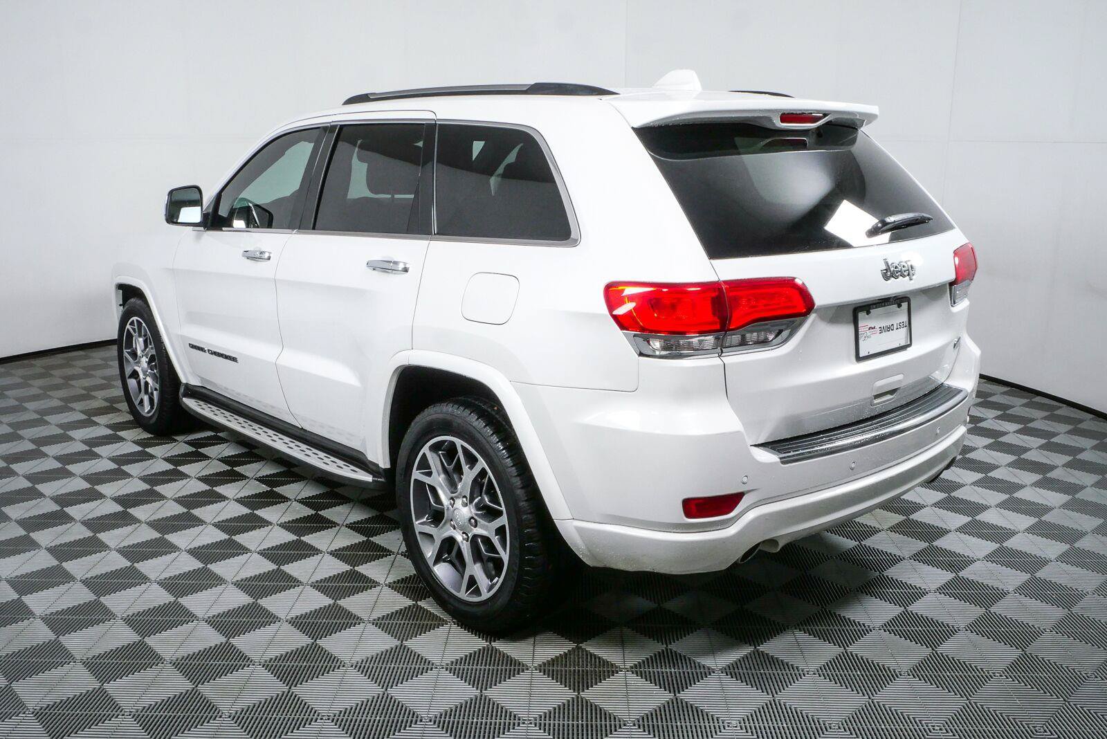 Used 2020 Jeep Grand Cherokee Overland RWD image 30