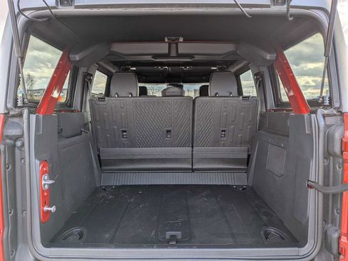 Used 2024 Ford Bronco Badlands image 31