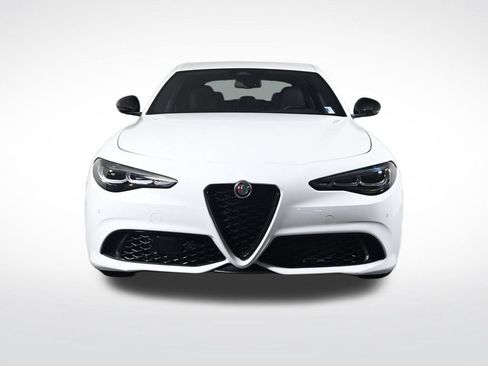 Used 2025 Alfa Romeo Giulia w/ Driving Assist Package RWD image 8