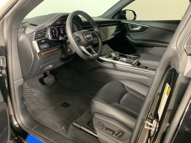 Used 2025 Audi Q8 Premium Plus AWD/4WD image 31
