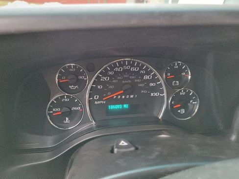 Used 2014 Chevrolet Express 2500 image 33