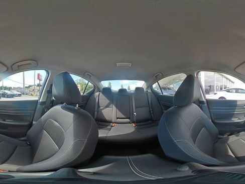 Used 2025 Nissan Altima 2.5 SV FWD image 37