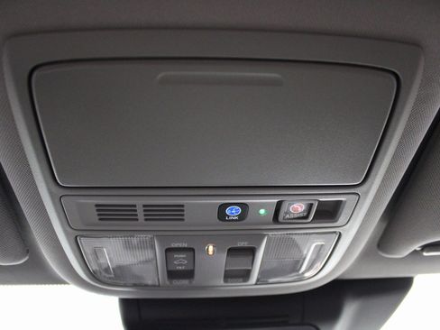 Used 2018 Honda Accord Touring image 33