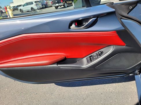 Used 2020 MAZDA MX-5 Miata Grand Touring RWD image 17