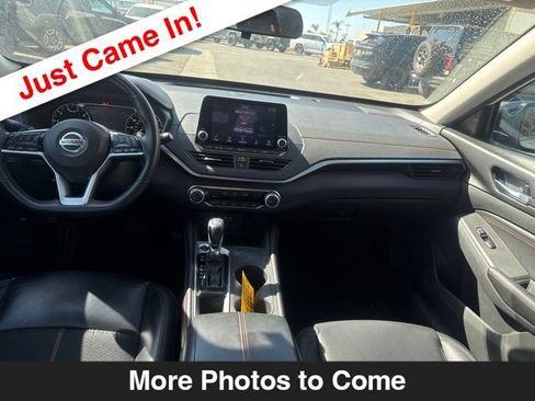 Used 2021 Nissan Altima 2.5 SR FWD image 10