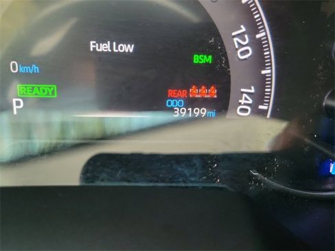 Used 2021 Toyota RAV4 Limited image 18