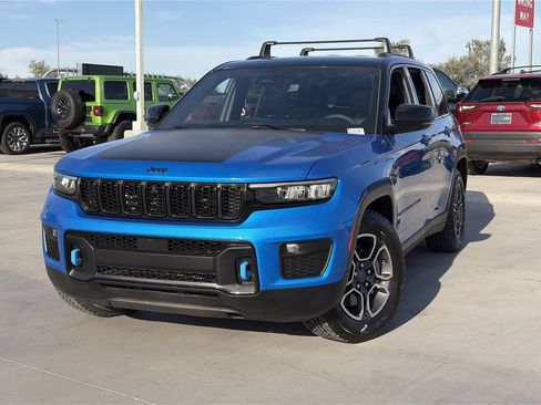 Used 2023 Jeep Grand Cherokee Trailhawk AWD/4WD image 4