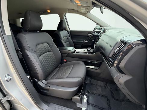 Used 2022 Nissan Pathfinder SV image 35