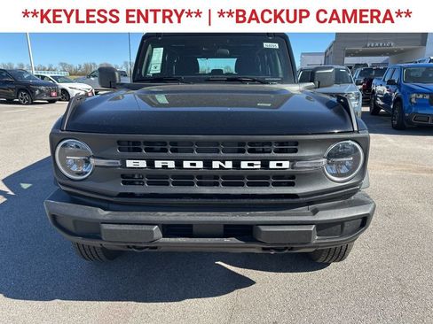 New 2025 Ford Bronco 4-Door image 2