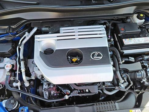 Used 2022 Lexus UX 200 image 21