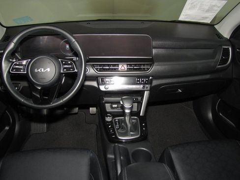 Used 2024 Kia Seltos EX image 14